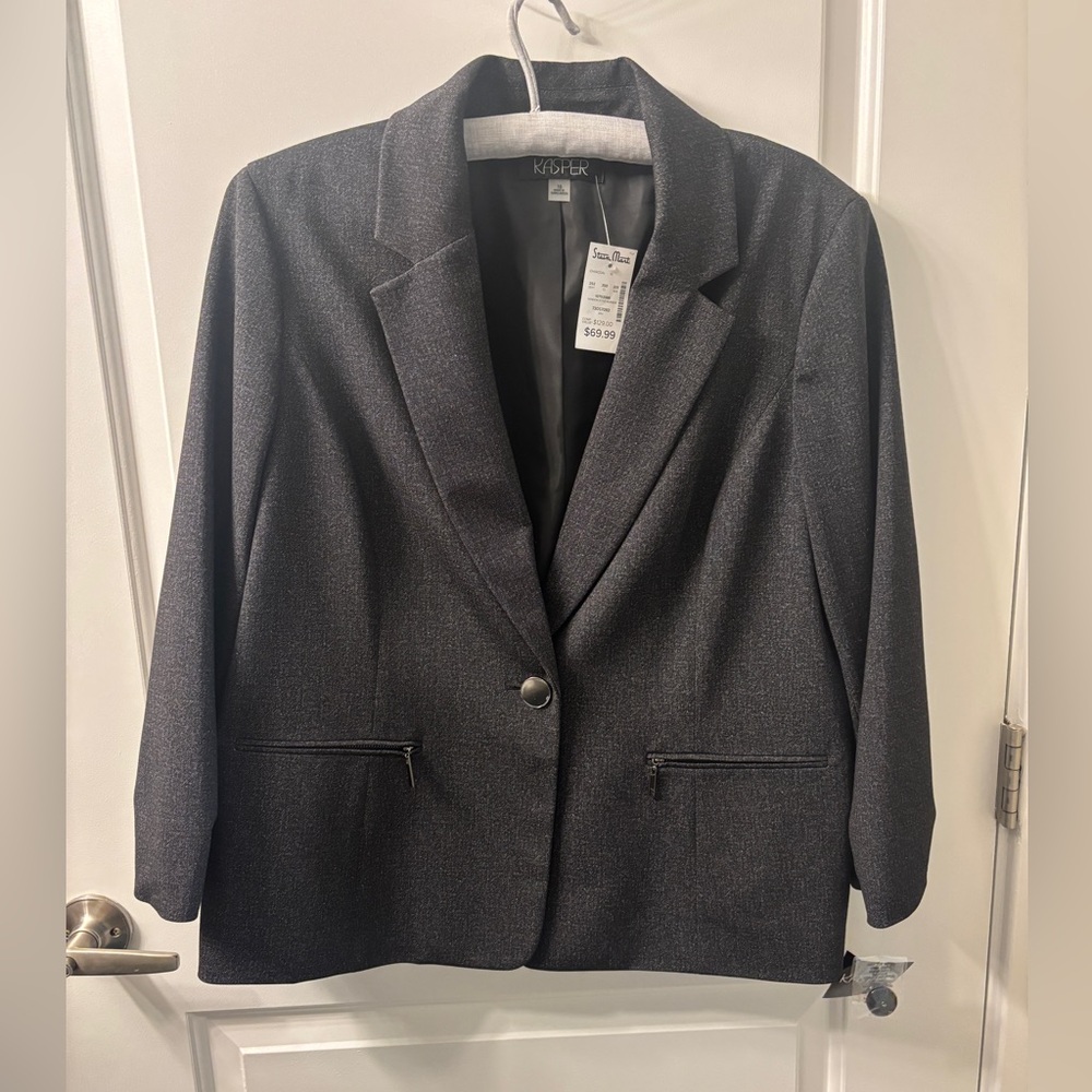 Grey blazer with rushed sleeves